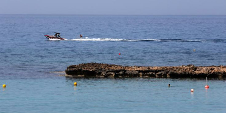 ΚΥΠΡΟΣ: Ανοίγουν παραλίες με μέτρα ασφαλείας για λουόμενους και οδηγίες σε επιχειρήσεις